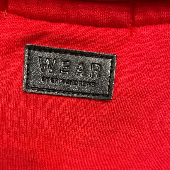 NWT Erin Andrew's WEAR BULLS Womens size SMALL PULLOVER Sweatshirt - Picture 3 of 8